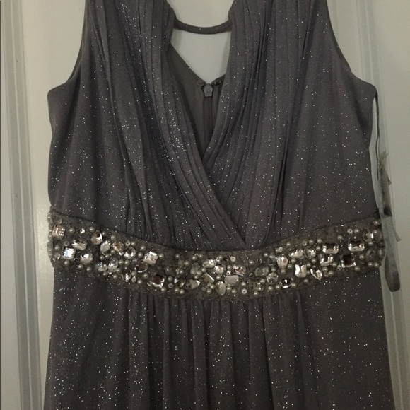 Gray formal gown - Picture 5 of 8